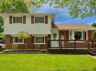 12 Donalda Dr, Chatham Kent, ON N7L 4J5