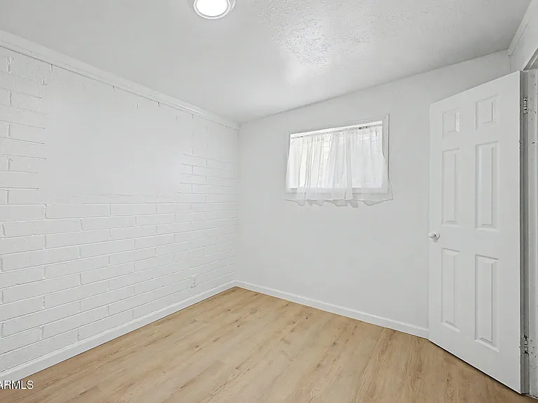 2038 E Lemon St — Photo 19