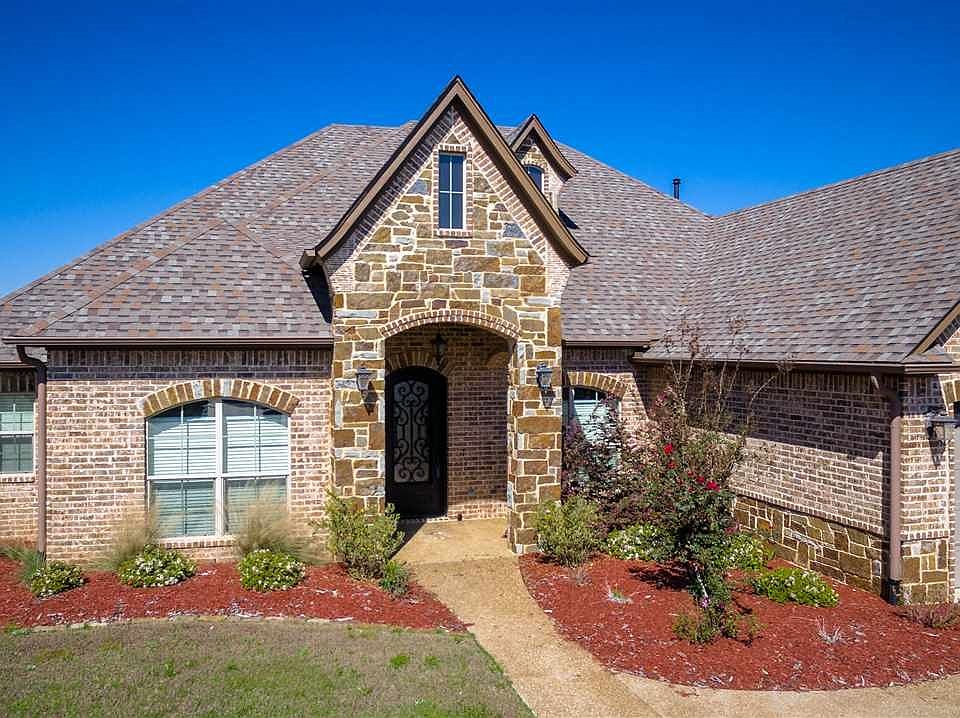 1st image of 109 New Braunfels Ln