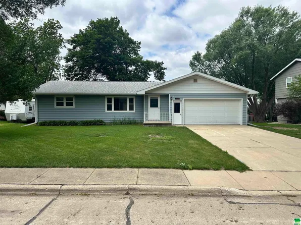 1215 3rd Ave SW, Le Mars, IA 51031