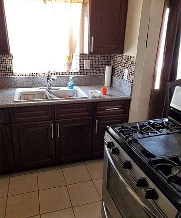 4th image of 10344 Weigand Ave