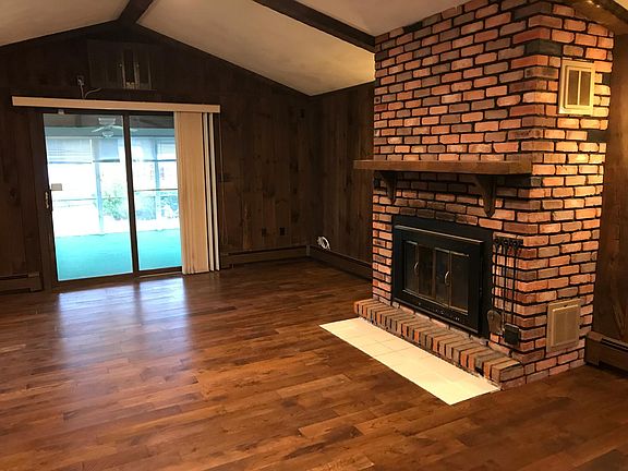 4th image of 44 Ferncliff Ave