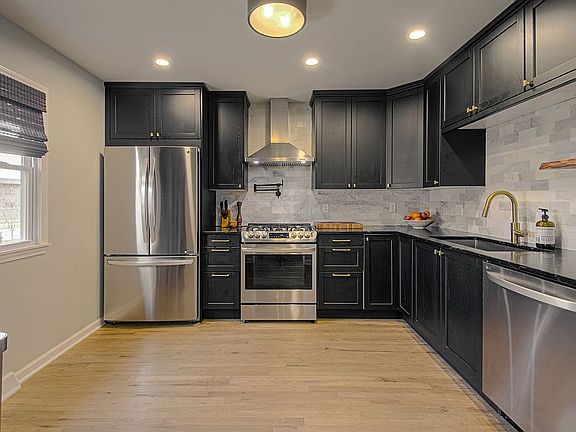 2nd image of 8521 Grant St