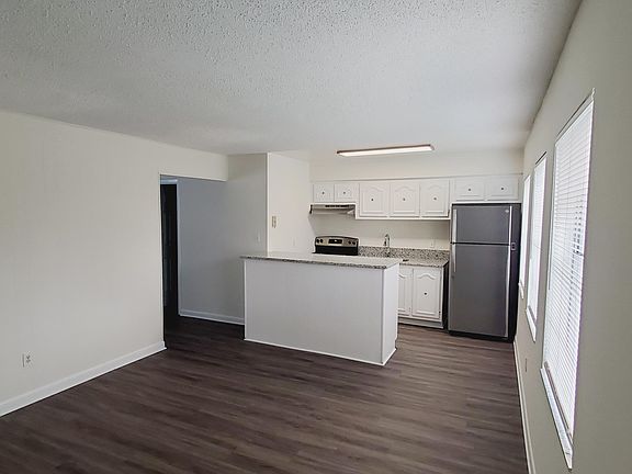 4th image of 5242 Davisson Ave