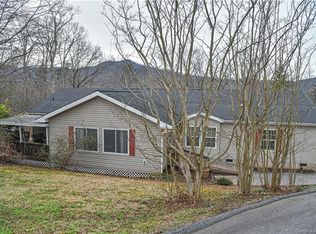 33 English Oaks Dr, Candler, NC 28715
