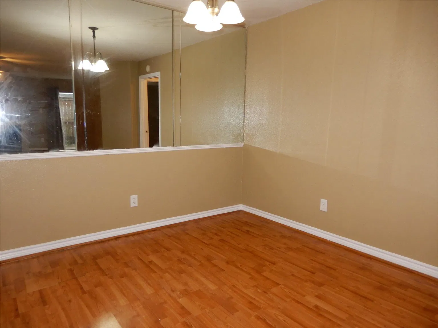 2 bed, 2.0 bath, 1014 sqft, $1,300 — Photo 4