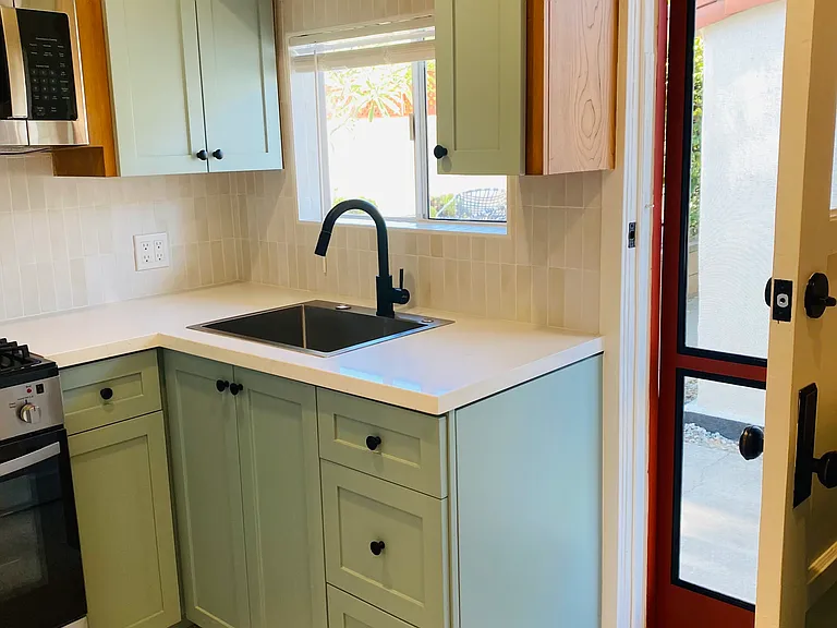 3937 Walgrove Ave #B — Photo 10