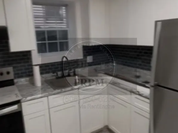 148 Buffinton St #1R, Fall River, MA 02721