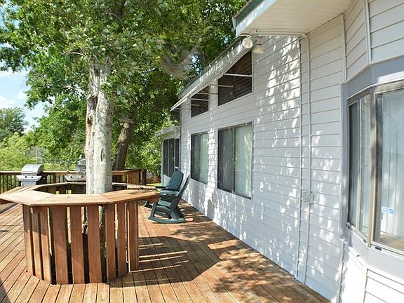 3rd image of 3834 Lake Ellen Dr