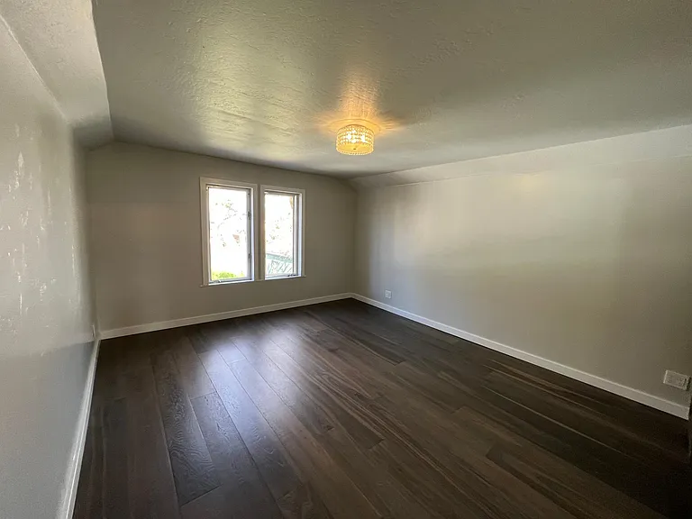 211 Stanford Ave — Photo 18