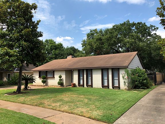 3rd image of 10930 Ensbrook Dr