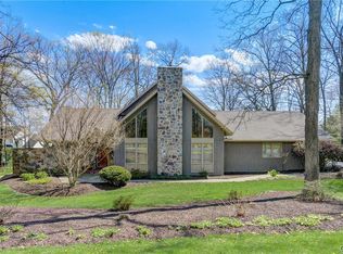 5226 Foxcroft Dr N, Schnecksville, PA 18078