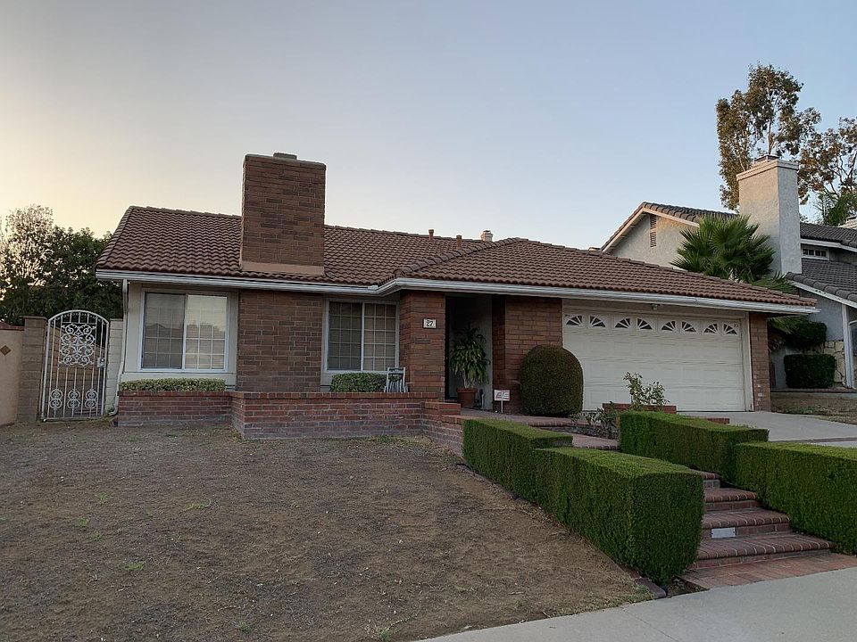 2nd image of 27 Sundance Dr