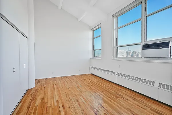 Sold by Avenue Sotheby's International Realty | media 7