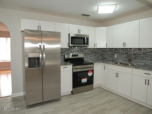 4th image of 2947 W 45th St