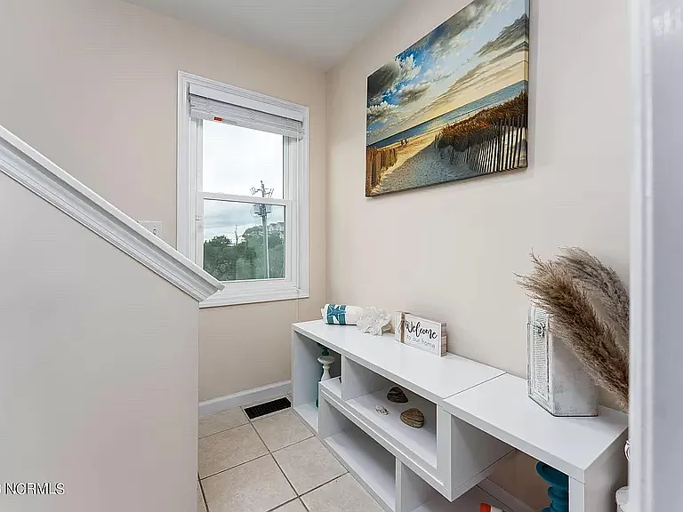 410 W Wilmington Ave — Photo 19
