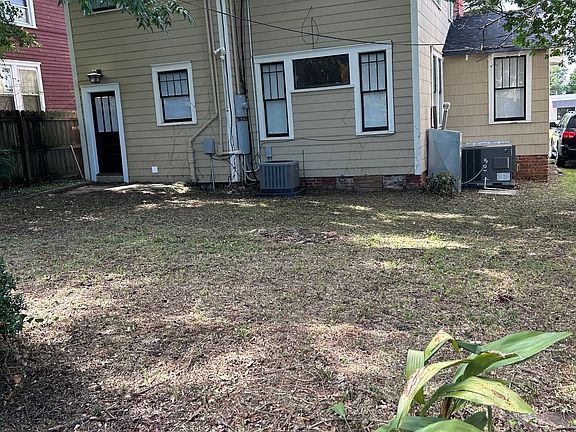 3rd image of 1104 Belleview St