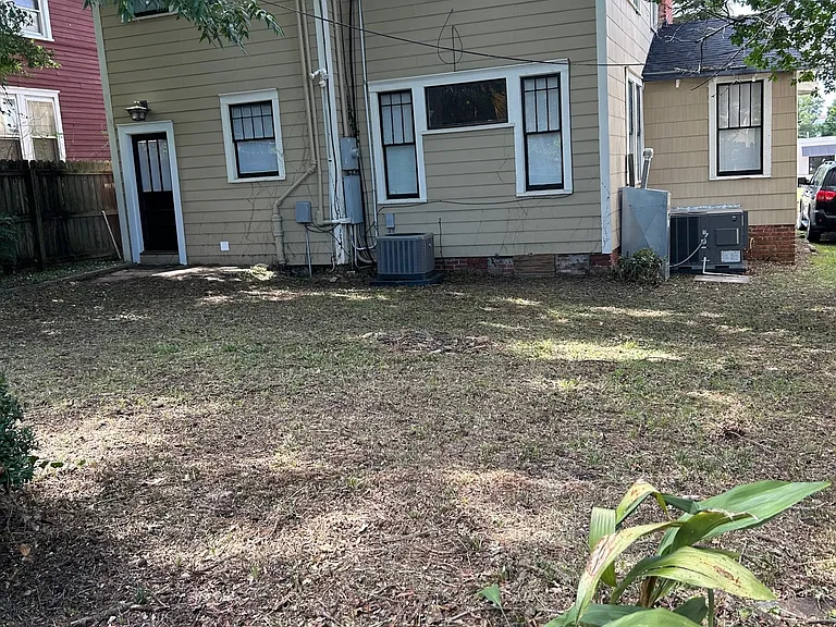 1104 Belleview St — Photo 11