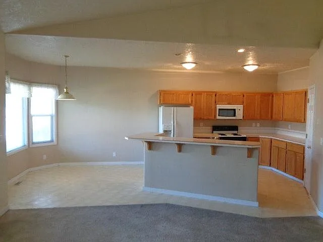 12036 W Patrina Dr — Photo 9