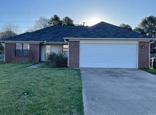 1410 Huebner St, Conway, AR 72032