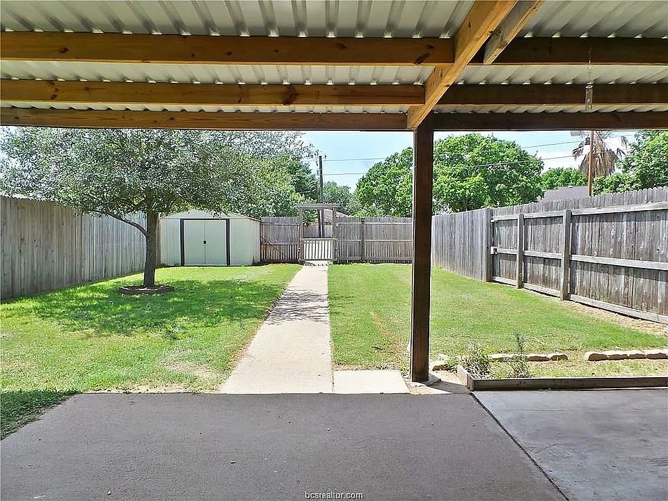 1st image of 1926 Holleman Dr W