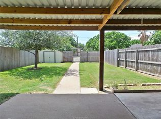 1926 Holleman Dr W, College Station, TX 77840