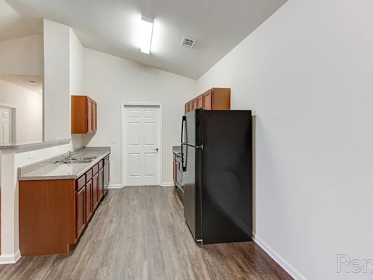 Sterchi Ridge Apartments — Photo 14