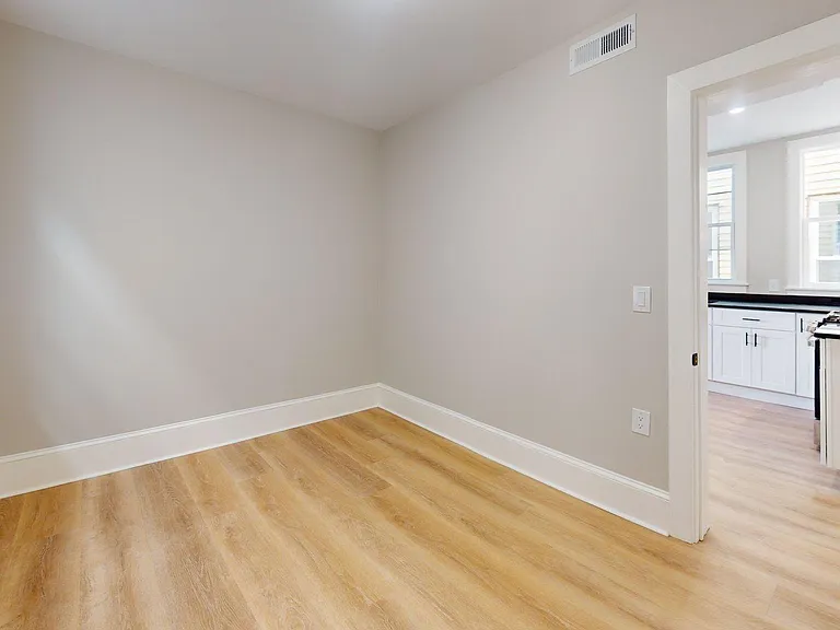 205 Chelsea St #2 — Photo 15