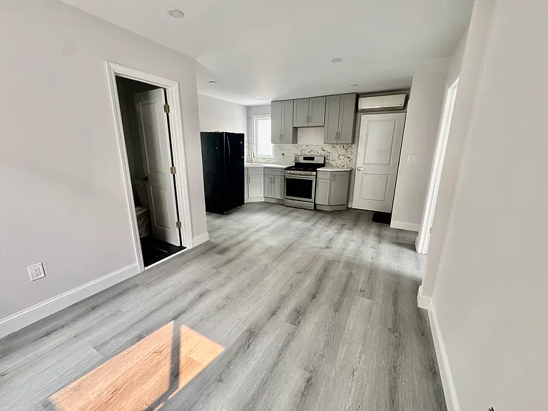 10 Lake Ave #2 — Photo 3