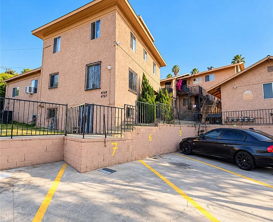 4767 Gambier St