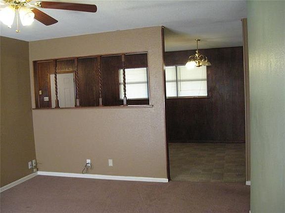 2nd image of 3922 Crestridge Dr