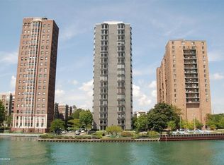 8200 E Jefferson Ave APT 703, Detroit, MI