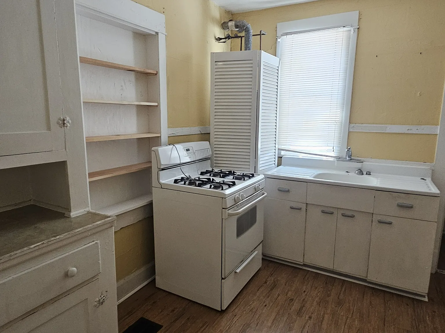 1 bed, 550 sqft, $1,050 — Photo 2