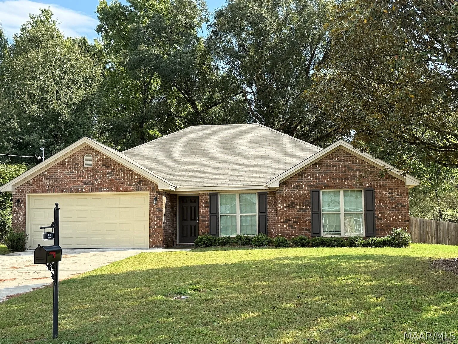 4 bed, 2.0 bath, 1700 sqft, $2,150 — Photo 2