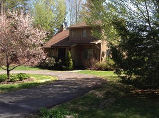 253 Long Bow Ln W, Becket, MA 01223