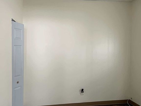 3rd image of 1321 Martin Luther King Jr Dr