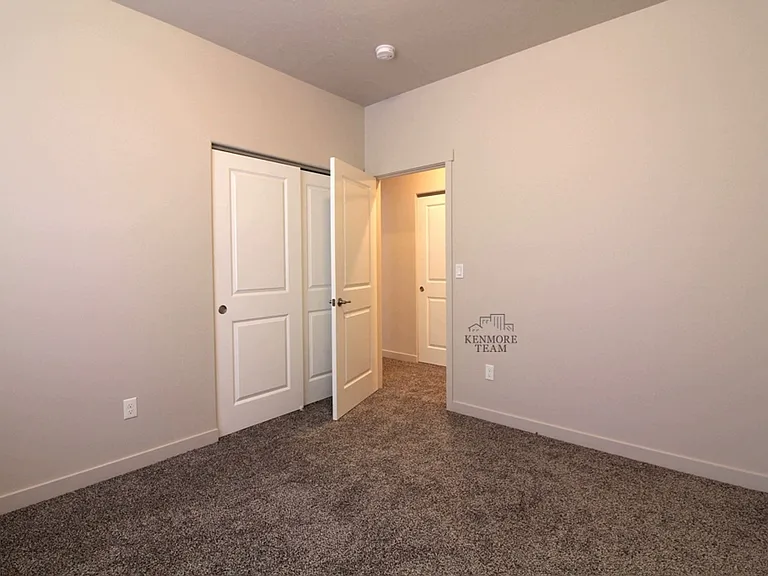 528 S Quillan Ct — Photo 8