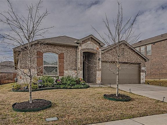 2nd image of 412 Plum Ct