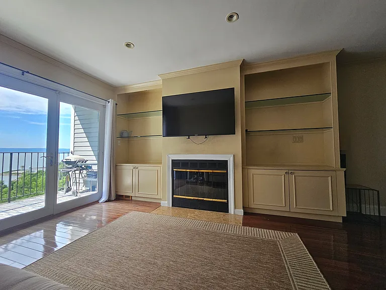 23 Hudson Point Ln — Photo 4
