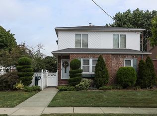31 Garfield Ave, Valley Stream, NY 11580