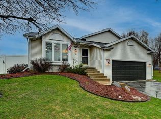 30 Arial Cir, Madison, WI 53719