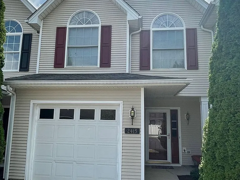 2415 Avonlea Ln — Photo 2