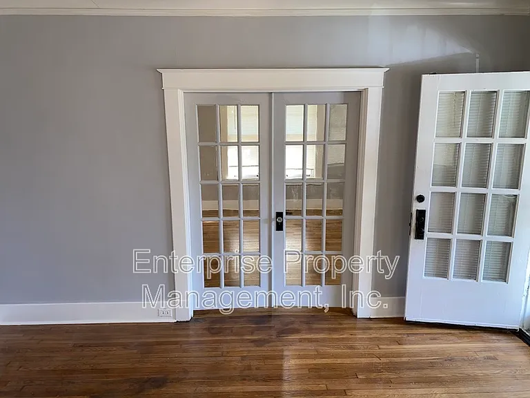 414 N Willett St — Photo 20