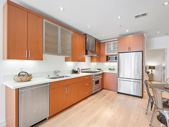 4th image of 1725 Washington St APT 4