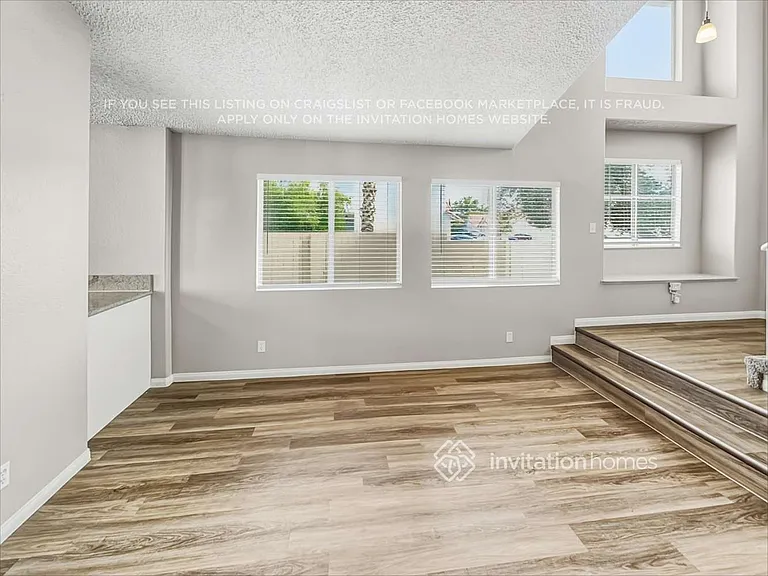 3301 Hyannis Cir — Photo 4