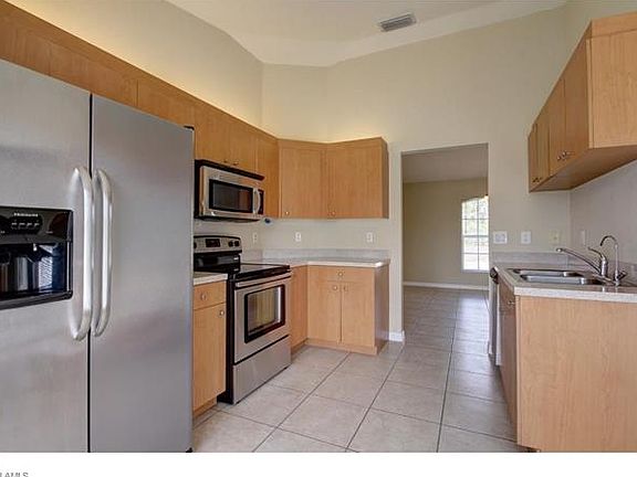 3rd image of 101 W 12th St