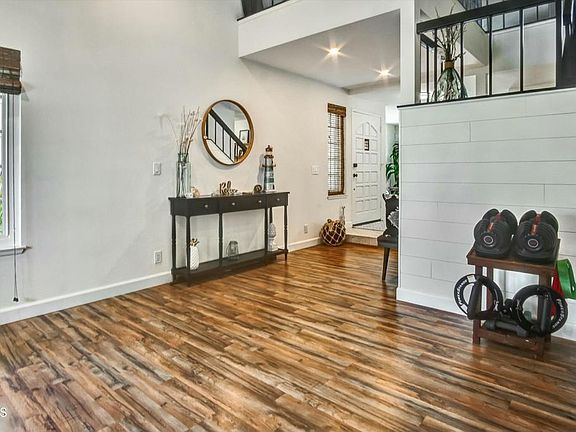 5th image of 508 Village Rd