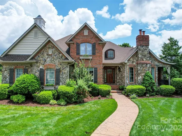 2616 Flagstick Dr, Matthews, NC 28104