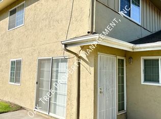 452 W Alamos Ave APT 2, Clovis, CA 93612
