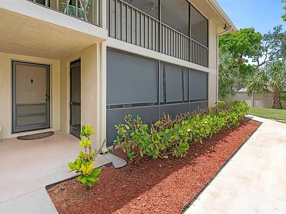 3rd image of 6560 Chasewood Dr APT D